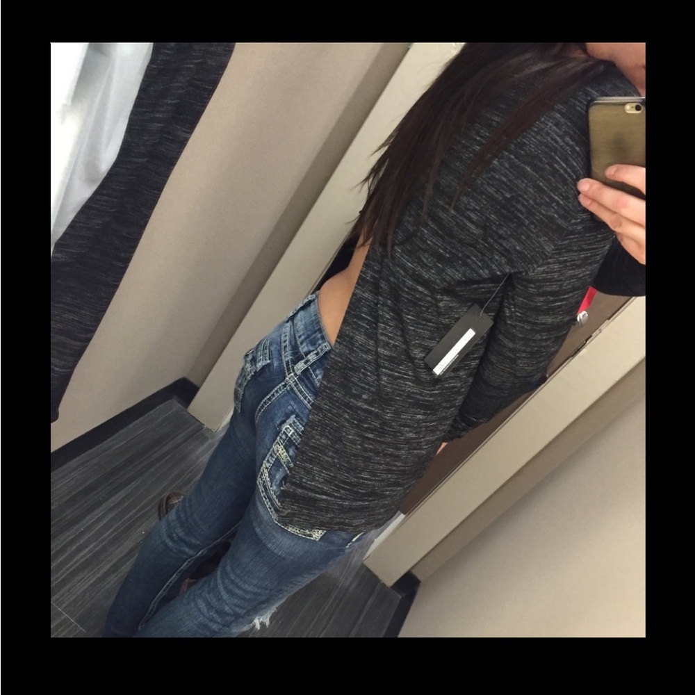 ❤️‍🔥EUC MEDIUM-LARGE Open-back sweater 🖤-AS IS